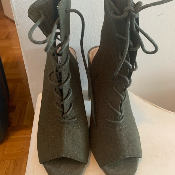 Steve Madden Green fabric open heel booties - Picture 2 of 7